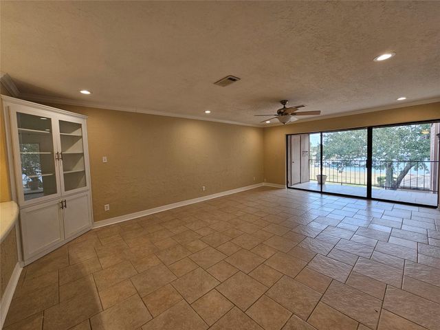 15575 Marina Drive 323A, Conroe, TX 77356