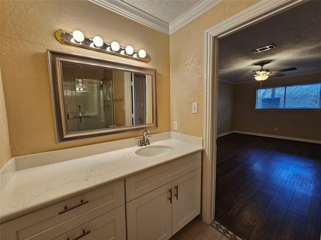 15575 Marina Drive 323A, Conroe, TX 77356