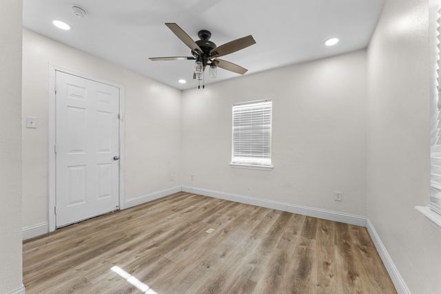 1435 N Durham Drive, Houston, TX 77008