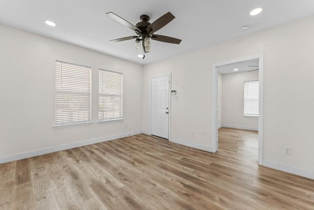 1435 N Durham Drive, Houston, TX 77008