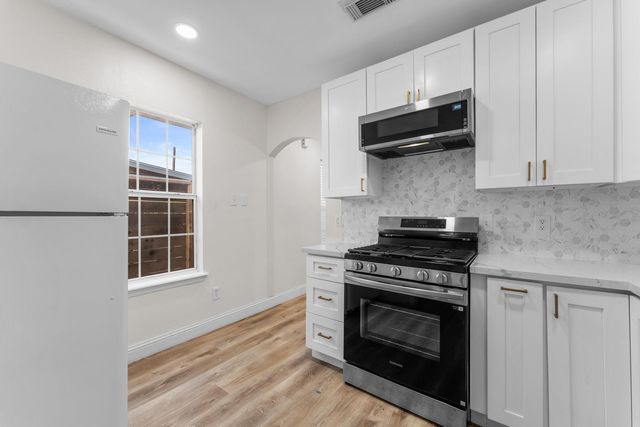 1435 N Durham Drive, Houston, TX 77008
