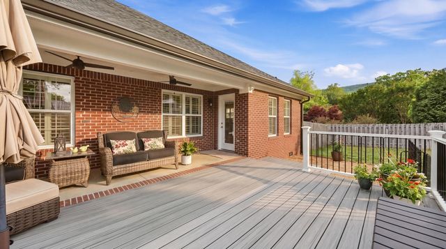 3726 Willow Lake Circle, Chattanooga, TN 37419