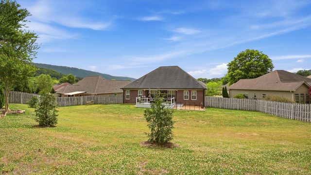3726 Willow Lake Circle, Chattanooga, TN 37419