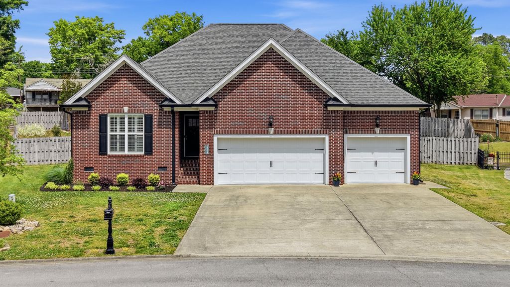 3726 Willow Lake Circle, Chattanooga, TN 37419