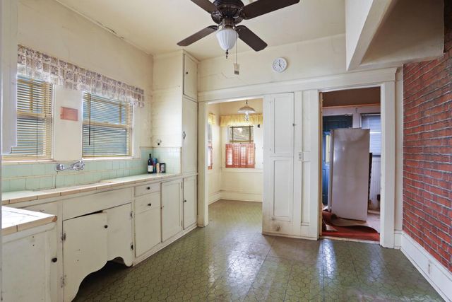 1050 W Elm St, Stockton, CA 95203