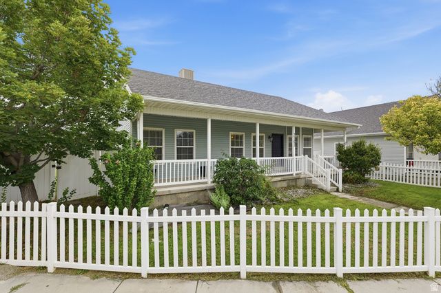 1763 E WEST PINION CIR, Eagle Mountain, UT 84005