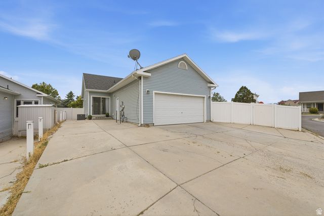 1763 E WEST PINION CIR, Eagle Mountain, UT 84005