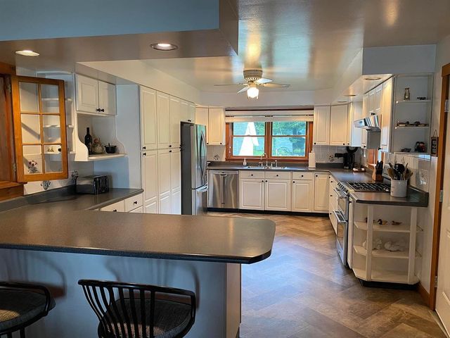 170 Cones Point Road, Poultney, VT 05765