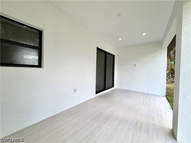 2514 56th AVE NE, Naples, FL 34120