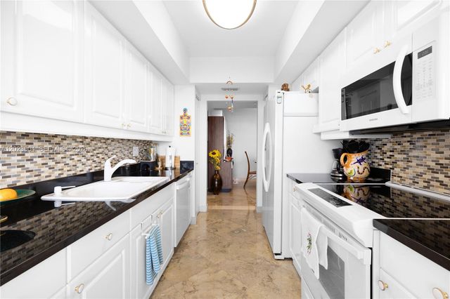 21055 Yacht Club Dr 2704, Aventura, FL 33180
