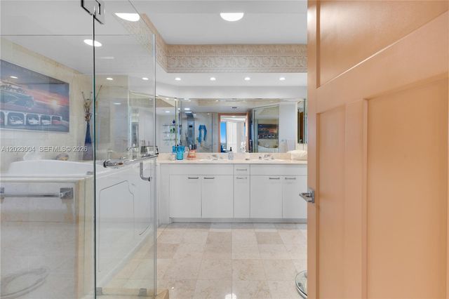 21055 Yacht Club Dr 2704, Aventura, FL 33180
