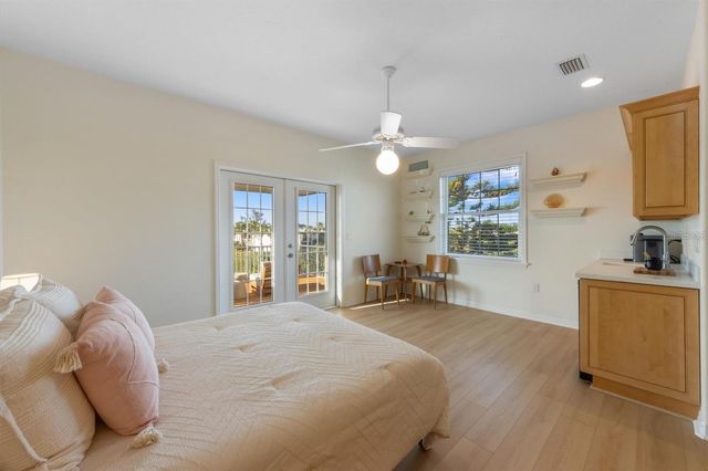 504 59TH STREET, Holmes Beach, FL 34217