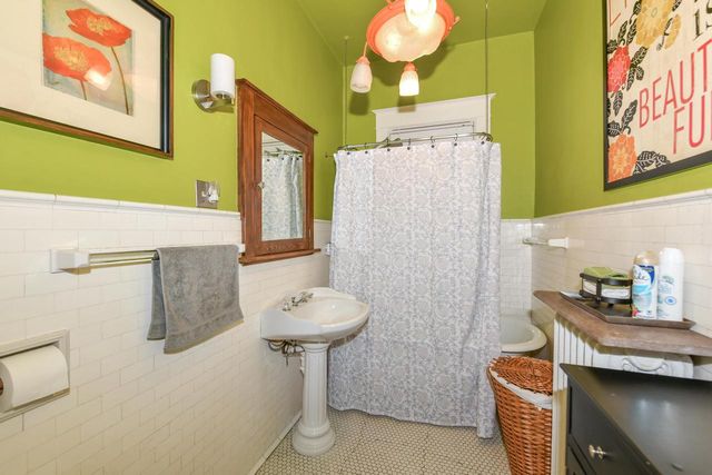 4907 W Vine STREET, Milwaukee, WI 53208