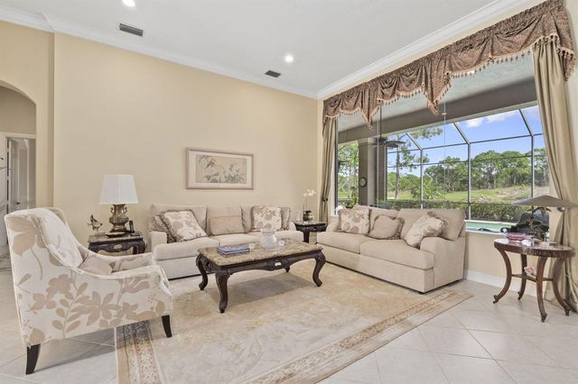 7424 Laurels Place, Port St. Lucie, FL 34986