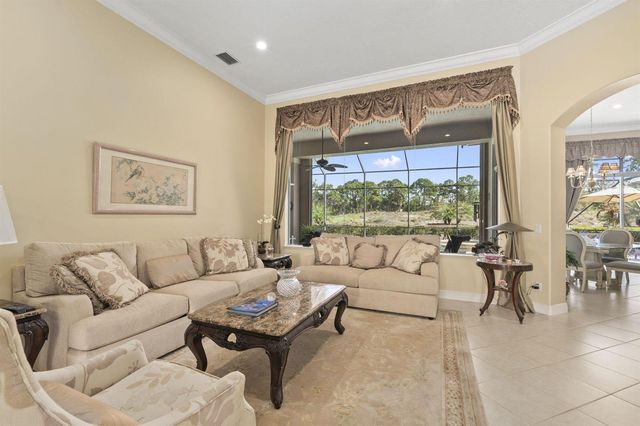 7424 Laurels Place, Port St. Lucie, FL 34986