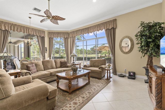 7424 Laurels Place, Port St. Lucie, FL 34986