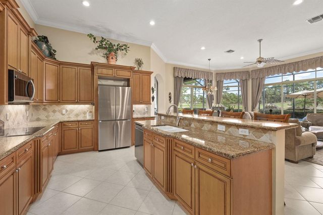 7424 Laurels Place, Port St. Lucie, FL 34986