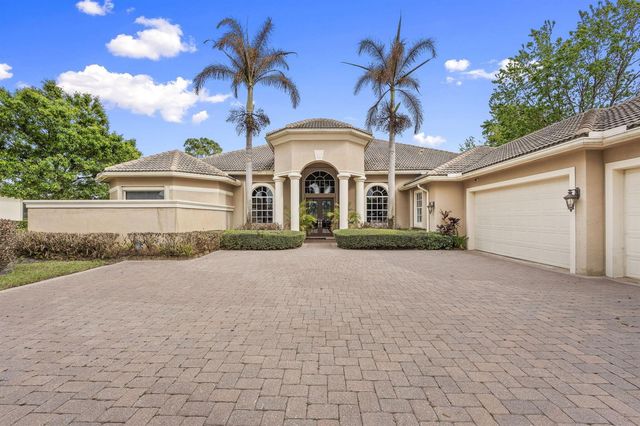 7424 Laurels Place, Port St. Lucie, FL 34986