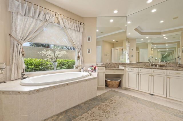 7424 Laurels Place, Port St. Lucie, FL 34986