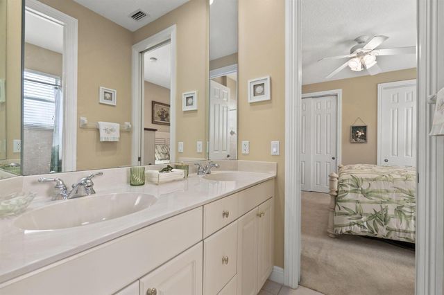 7424 Laurels Place, Port St. Lucie, FL 34986