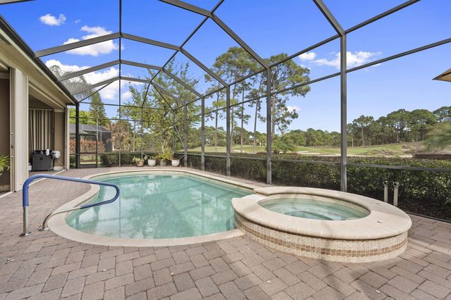 7424 Laurels Place, Port St. Lucie, FL 34986