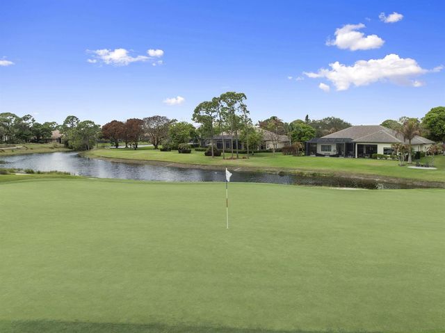 7424 Laurels Place, Port St. Lucie, FL 34986