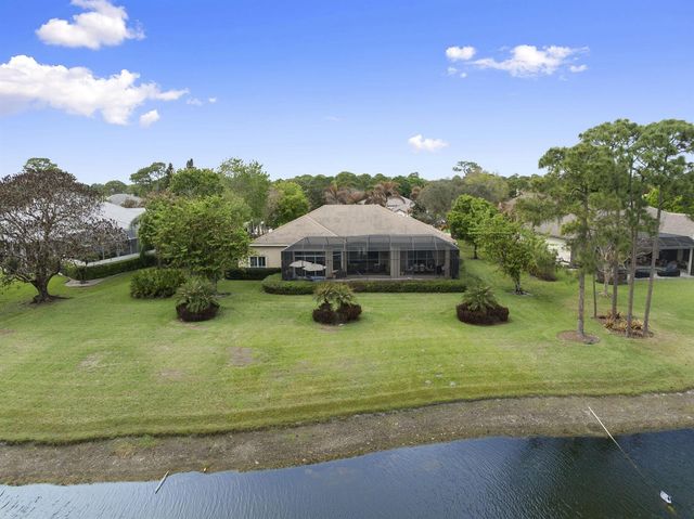 7424 Laurels Place, Port St. Lucie, FL 34986