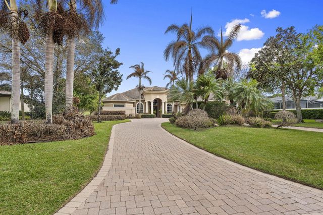 7424 Laurels Place, Port St. Lucie, FL 34986