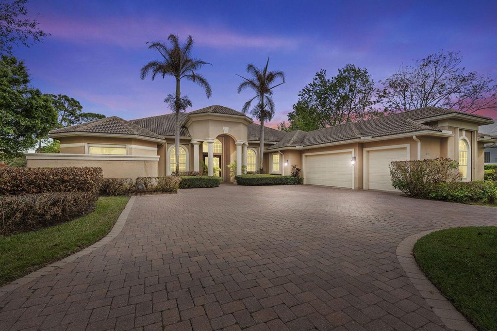 7424 Laurels Place, Port St. Lucie, FL 34986
