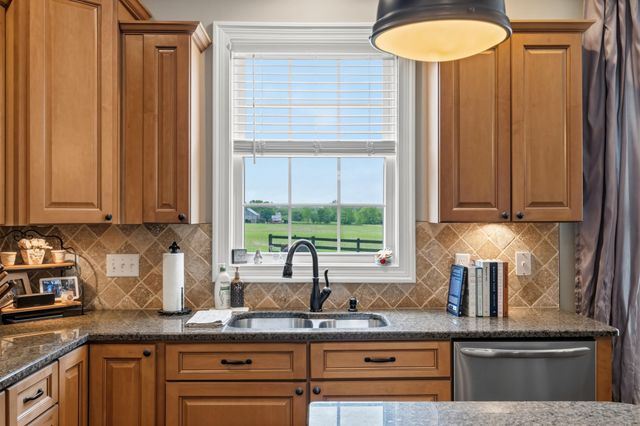 405 Hawthorne Drive, Nicholasville, KY 40356