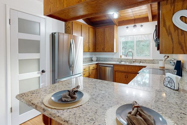 24713 Oro Valley Rd, Auburn, CA 95602