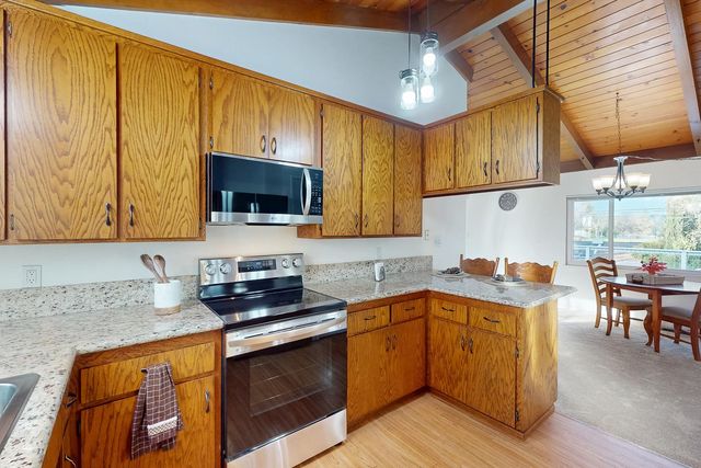 24713 Oro Valley Rd, Auburn, CA 95602