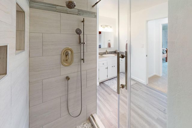 24713 Oro Valley Rd, Auburn, CA 95602