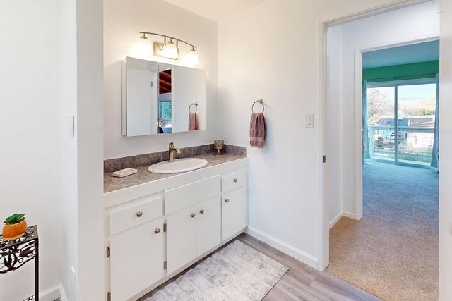 24713 Oro Valley Rd, Auburn, CA 95602