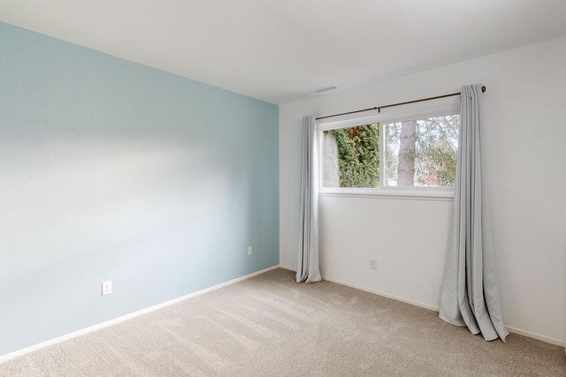 24713 Oro Valley Rd, Auburn, CA 95602