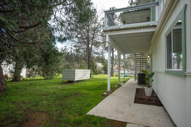 24713 Oro Valley Rd, Auburn, CA 95602