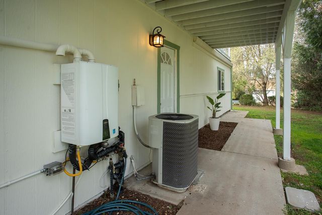 24713 Oro Valley Rd, Auburn, CA 95602