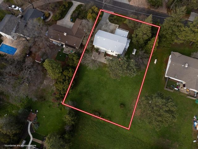 24713 Oro Valley Rd, Auburn, CA 95602