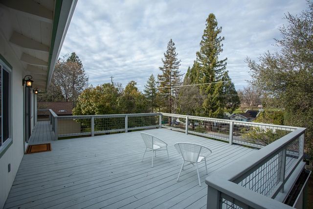 24713 Oro Valley Rd, Auburn, CA 95602