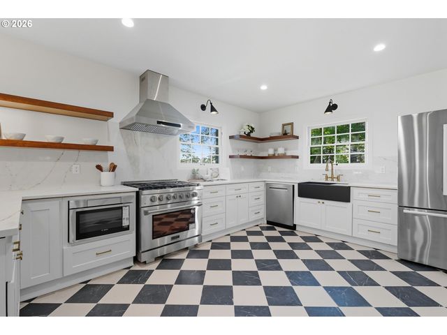 4321 Sw DOSCH Rd, Portland, OR 97239