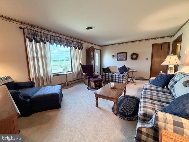 15 LIPPIZAN DRIVE, Shippensburg, PA 17257