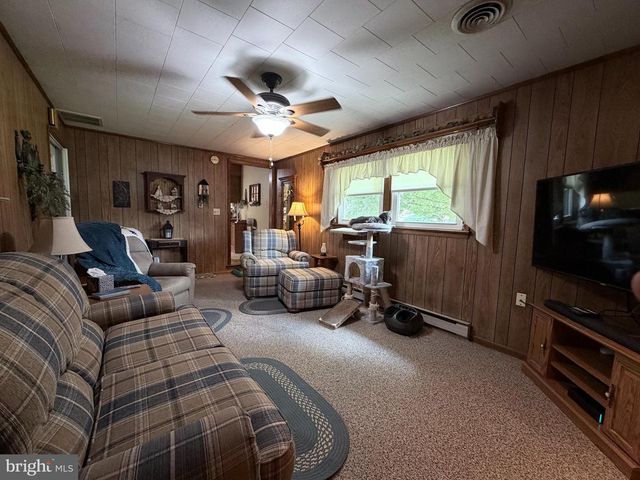15 LIPPIZAN DRIVE, Shippensburg, PA 17257