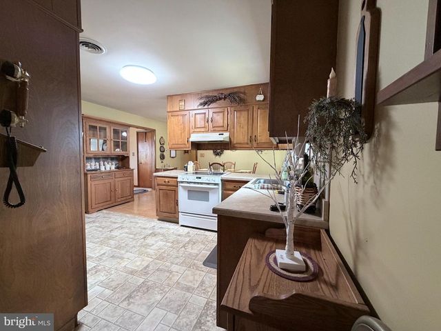 15 LIPPIZAN DRIVE, Shippensburg, PA 17257
