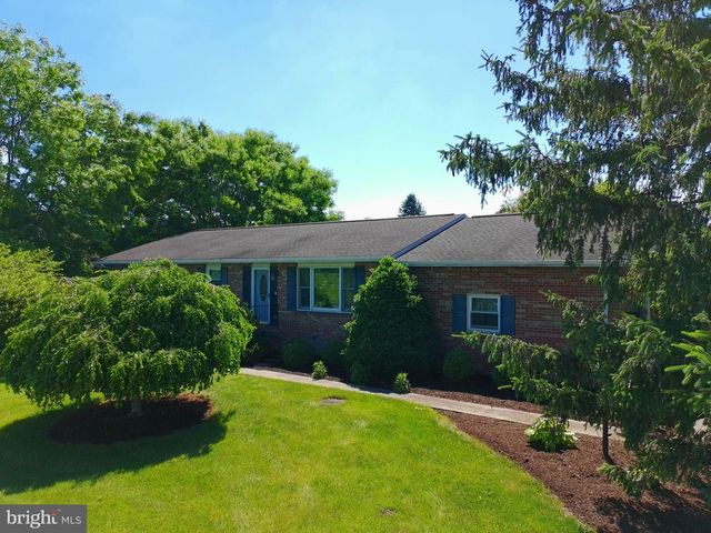 15 LIPPIZAN DRIVE, Shippensburg, PA 17257
