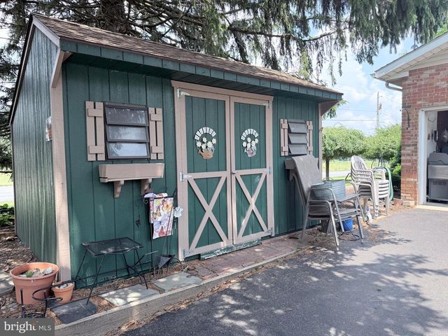 15 LIPPIZAN DRIVE, Shippensburg, PA 17257