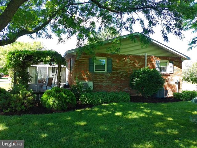 15 LIPPIZAN DRIVE, Shippensburg, PA 17257