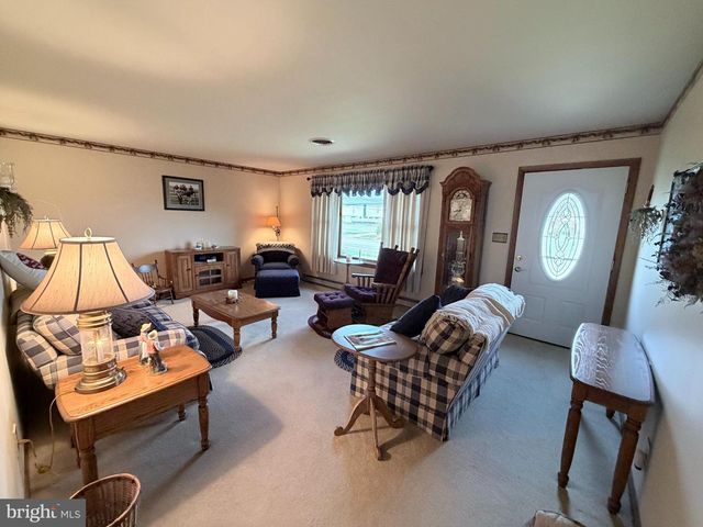 15 LIPPIZAN DRIVE, Shippensburg, PA 17257