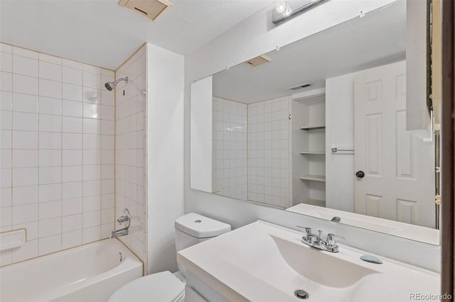 921 S Walden Street 108, Aurora, CO 80017