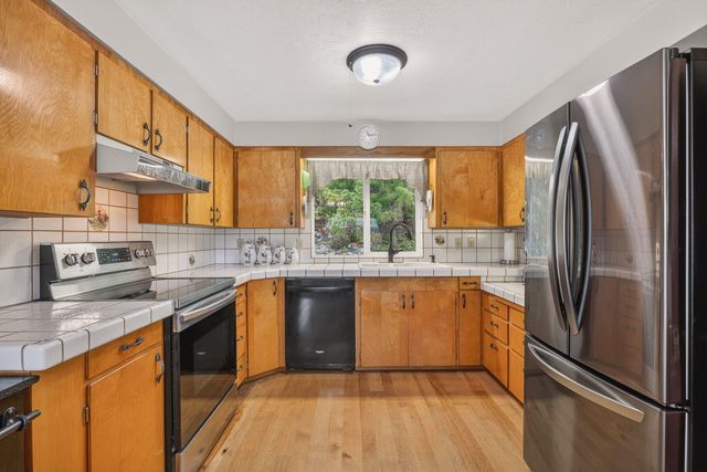 3336 Midway Avenue, Grants Pass, OR 97527