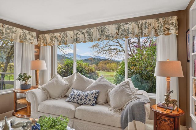 3336 Midway Avenue, Grants Pass, OR 97527